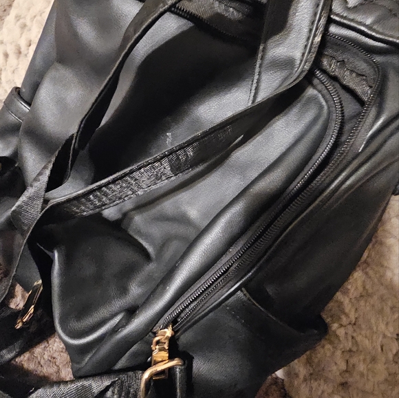 Black purse/backpack - Picture 6 of 7